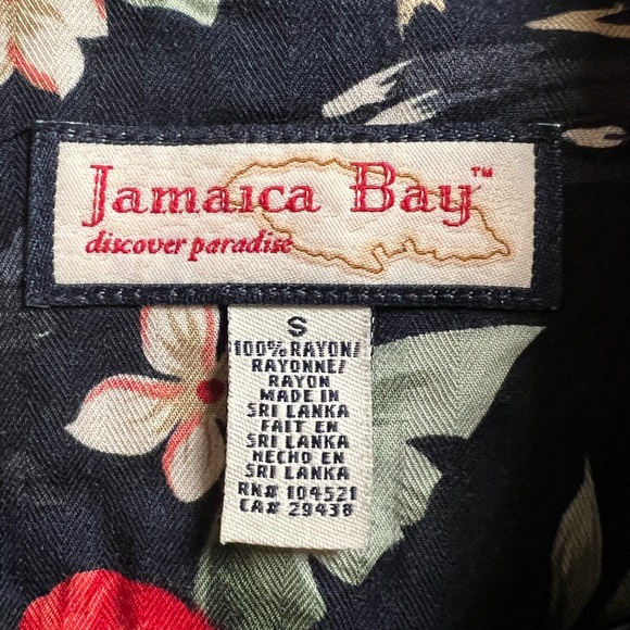 3/$15 Jamaica Bay Floral Button Up Vacation Blouse - Picture 3 of 5